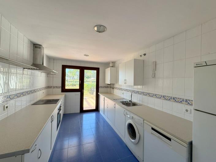 Image No.5-4 Bed Townhouse for sale