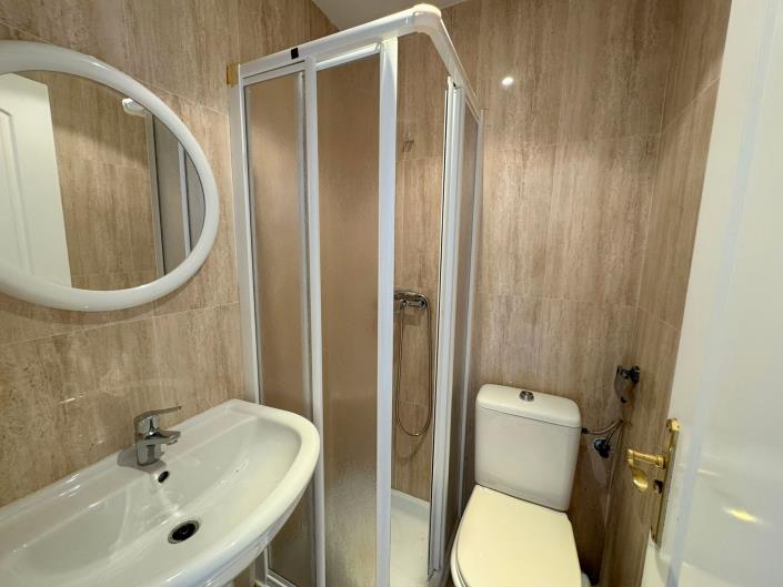 Image No.15-4 Bed Townhouse for sale