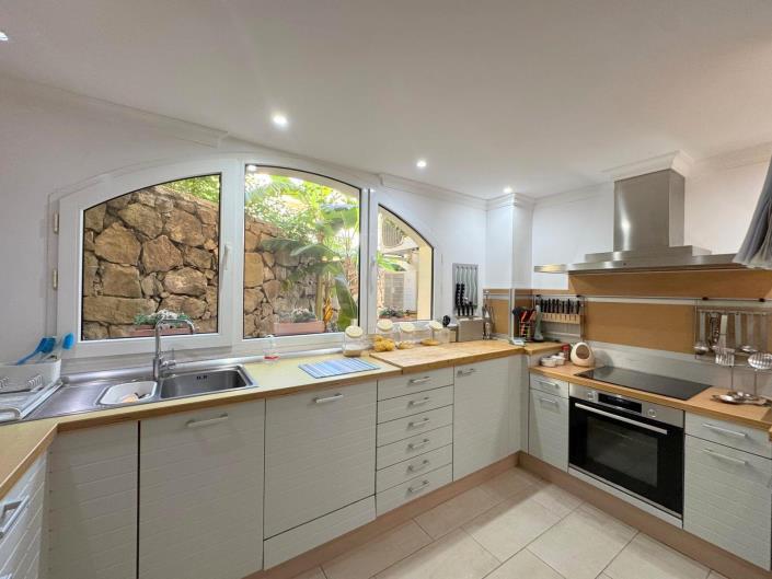 Image No.9-3 Bed Apartment for sale