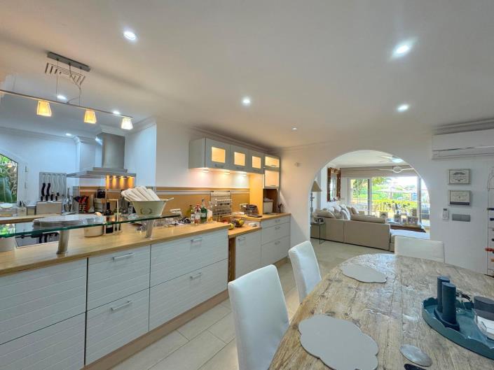 Image No.10-3 Bed Apartment for sale