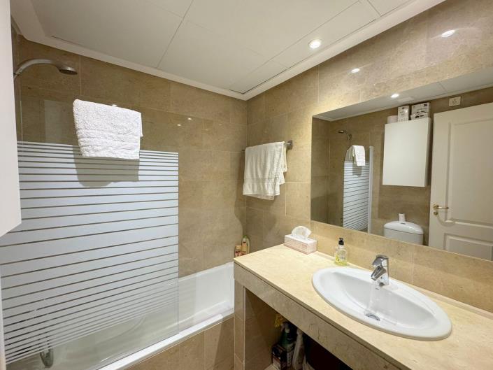 Image No.25-2 Bed Apartment for sale