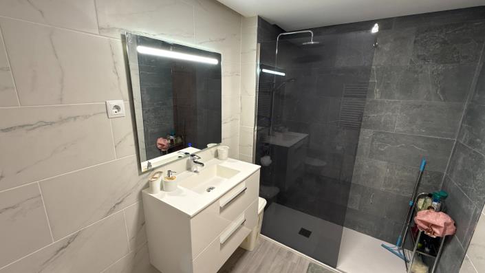 Image No.15-2 Bed Apartment for sale