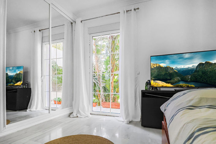 Image No.16-2 Bed Property for sale