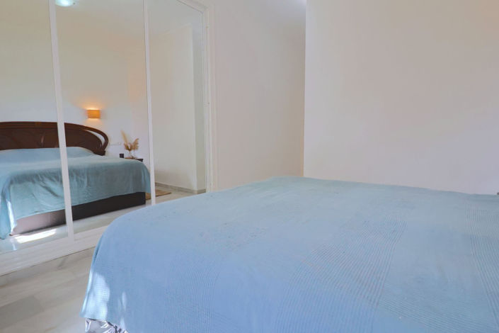 Image No.18-2 Bed Property for sale