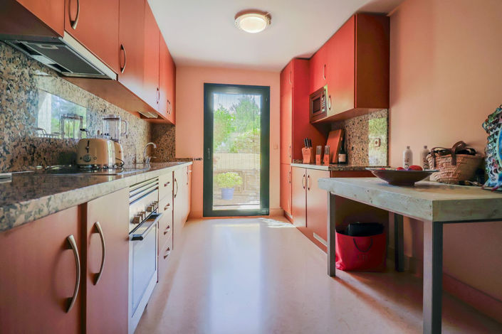 Image No.5-2 Bed Property for sale