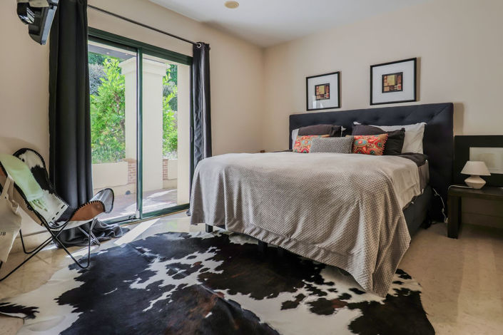 Image No.9-2 Bed Property for sale