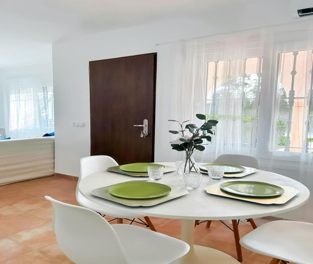 Image No.12-2 Bed Property for sale