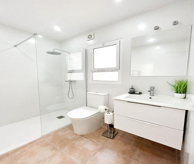 Image No.13-2 Bed Property for sale