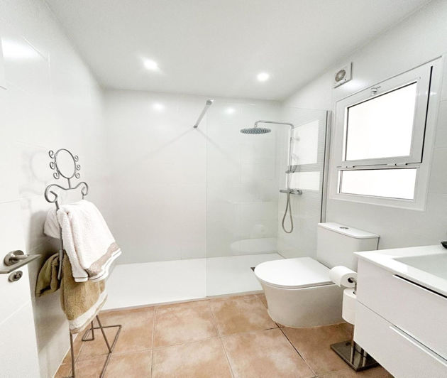 Image No.15-2 Bed Property for sale