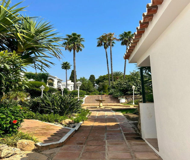 Image No.17-2 Bed Property for sale