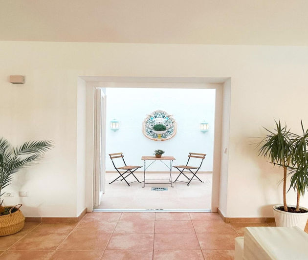 Image No.8-2 Bed Property for sale