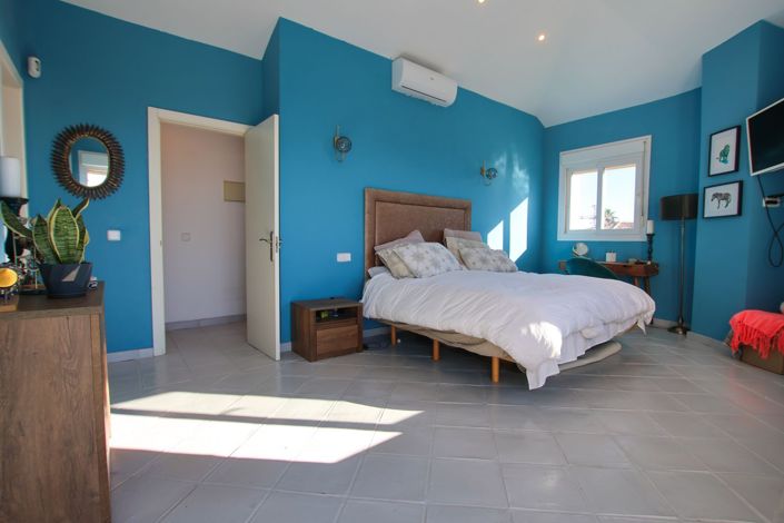 Image No.12-4 Bed House for sale