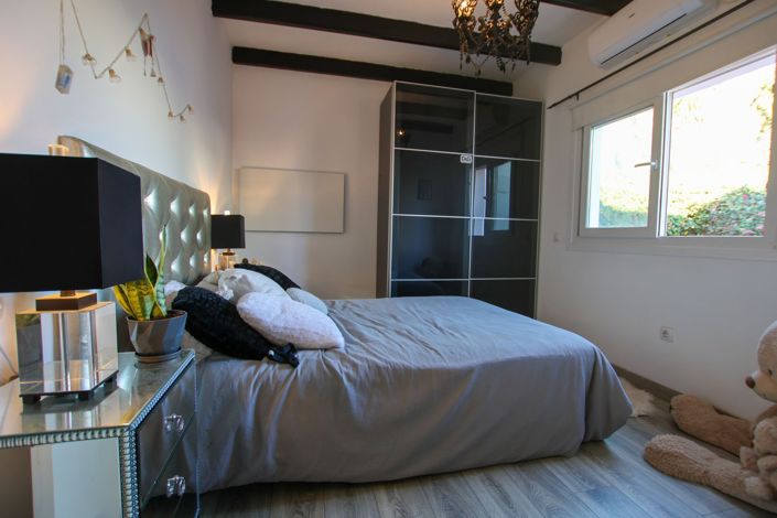 Image No.14-4 Bed House for sale