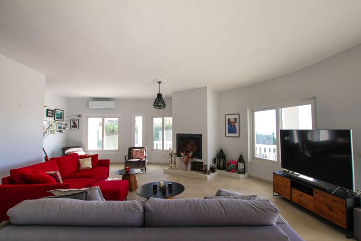 Image No.7-4 Bed House for sale