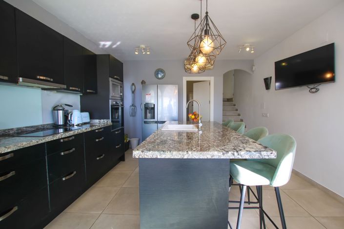 Image No.10-4 Bed House for sale