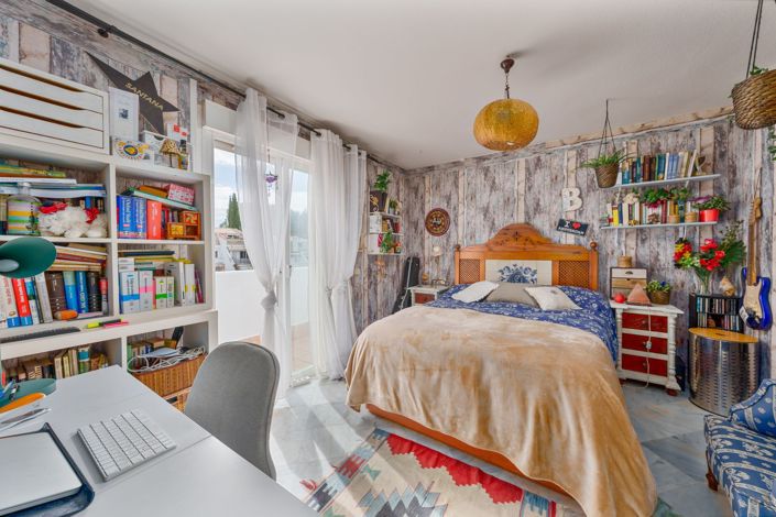 Image No.14-3 Bed House for sale