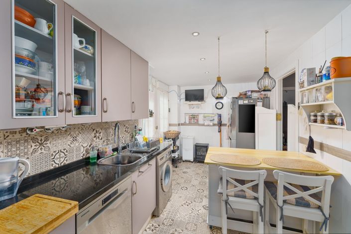 Image No.8-3 Bed House for sale