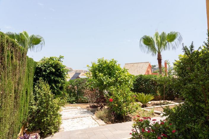 Image No.15-3 Bed House for sale