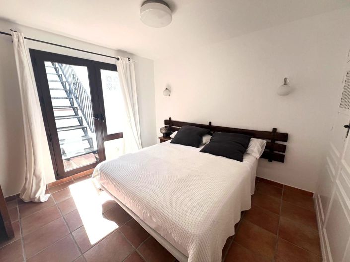 Image No.12-2 Bed Apartment for sale