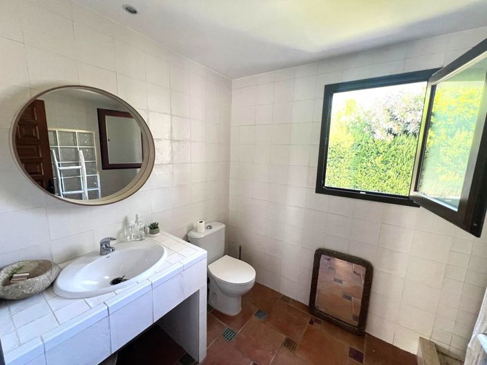 Image No.13-2 Bed Apartment for sale