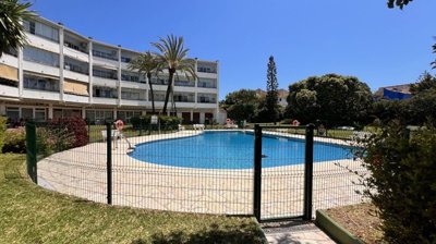 15-e65d437abef3cdae9b514eeeb695a8b9