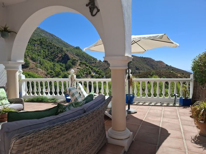 Image No.6-2 Bed Townhouse for sale