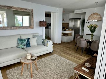 16-933207cc311deb5b807001b3861e3675