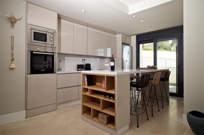 8-486e0113f924038db3f76992aac3bb44