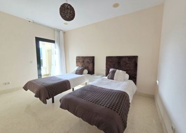 8-486e0113f924038db3f76992aac3bb44