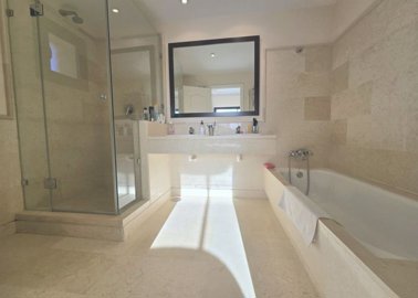 6-fa543ff60f4e104718a0562ed3ccbf30