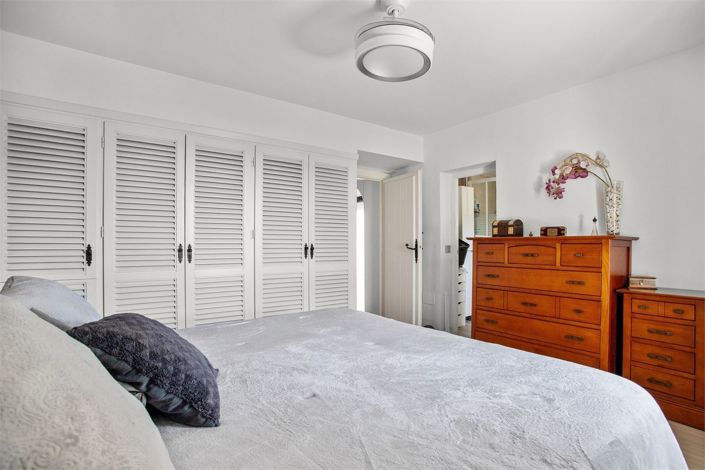 Image No.8-2 Bed Townhouse for sale