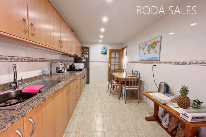 Image No.20-3 Bed Chalet for sale