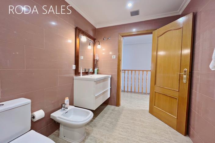 Image No.24-3 Bed Chalet for sale