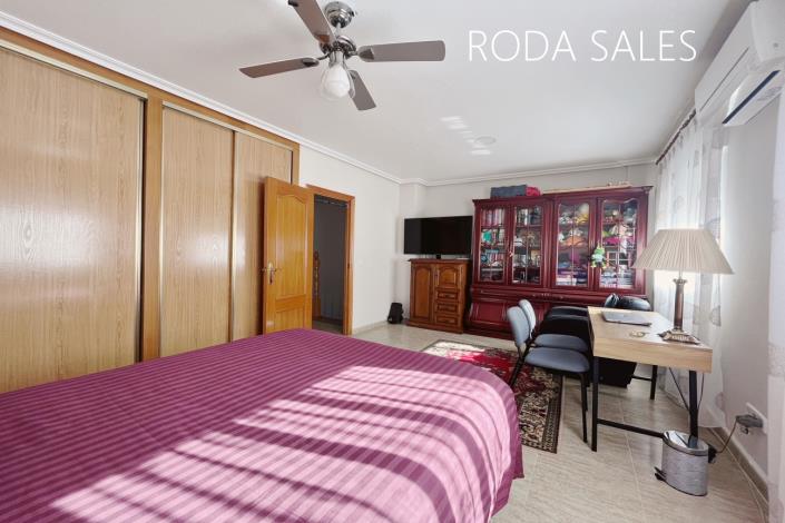 Image No.26-3 Bed Chalet for sale