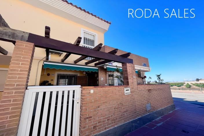 Image No.1-3 Bed Townhouse for sale
