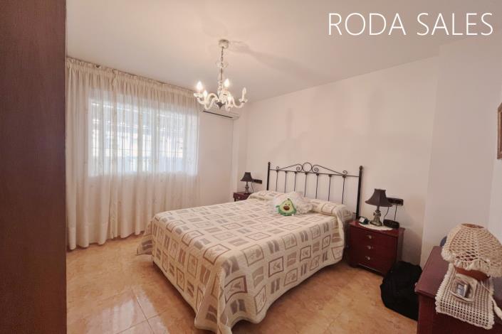 Image No.20-3 Bed Townhouse for sale