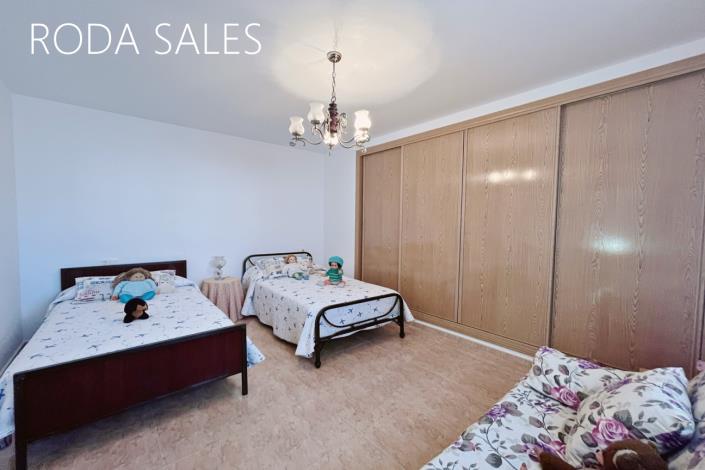 Image No.36-3 Bed Townhouse for sale