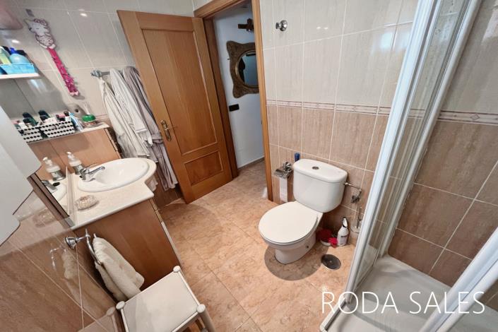 Image No.11-3 Bed Townhouse for sale