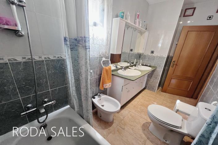 Image No.24-3 Bed Townhouse for sale