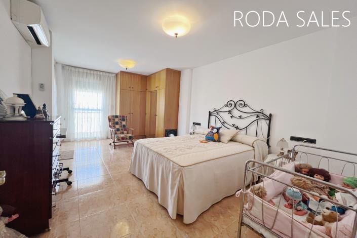 Image No.25-3 Bed Townhouse for sale