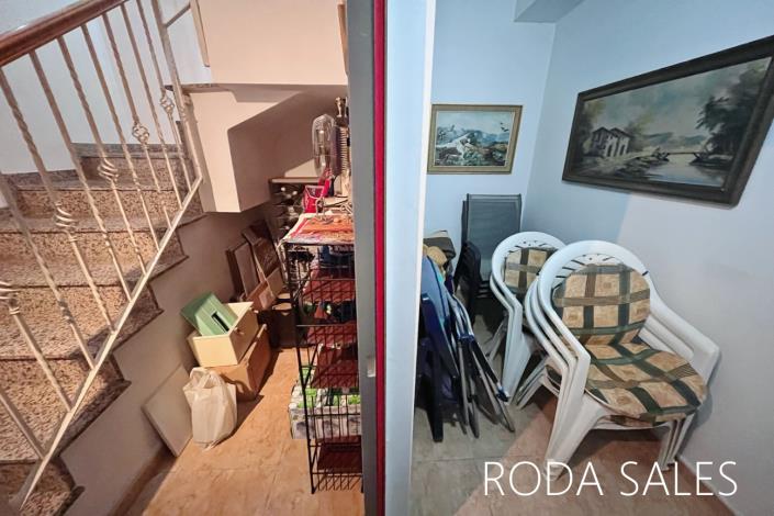 Image No.40-3 Bed Townhouse for sale