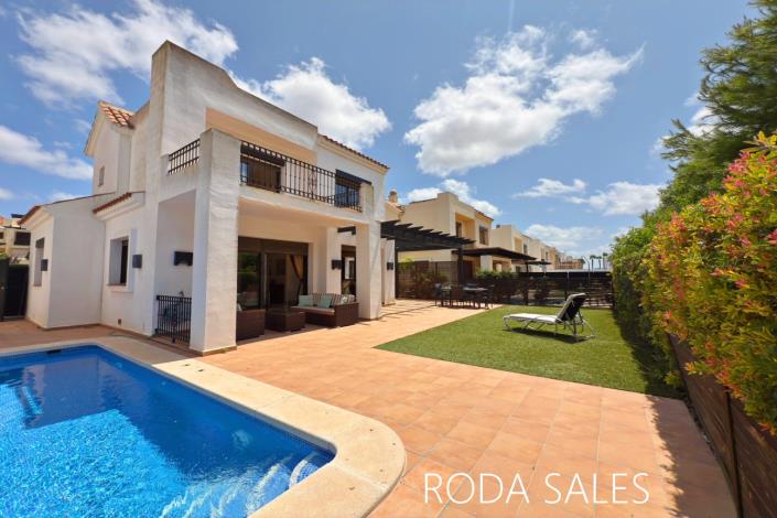 Image No.1-3 Bed Villa / Detached for sale