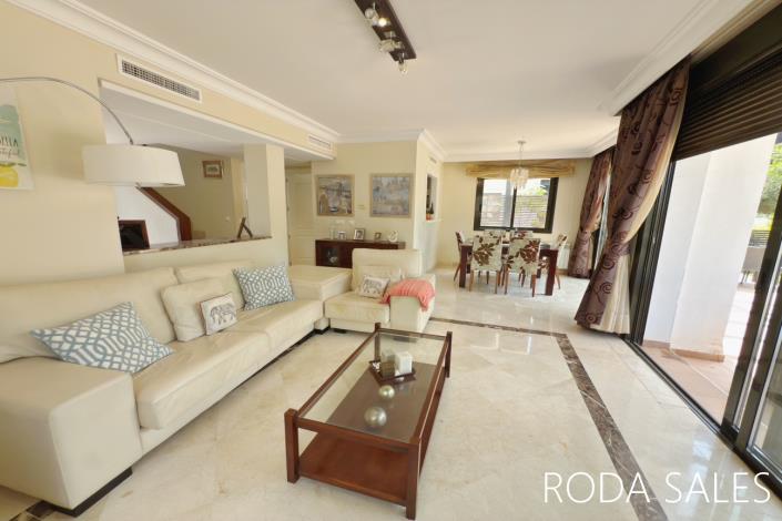 Image No.12-3 Bed Villa / Detached for sale