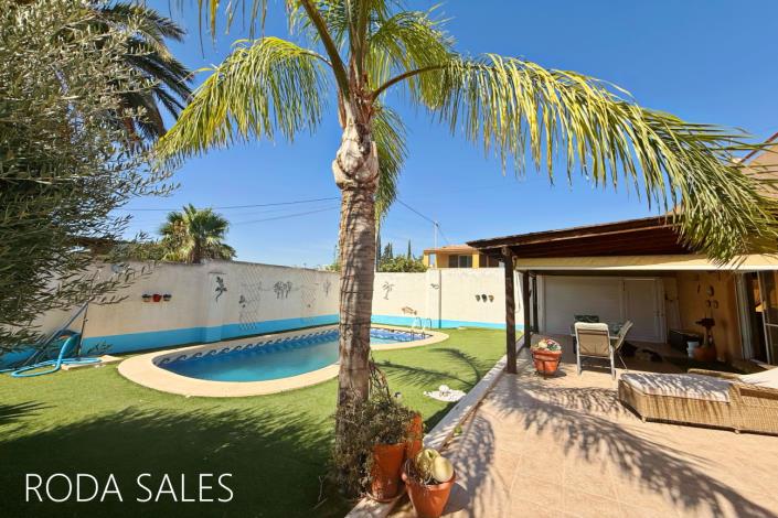 Image No.33-3 Bed Semi-Detached for sale