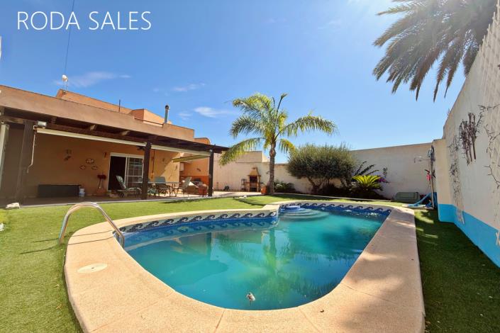 Image No.35-3 Bed Semi-Detached for sale