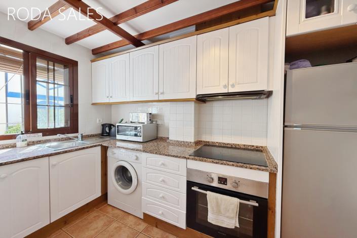 Image No.13-2 Bed Townhouse for sale