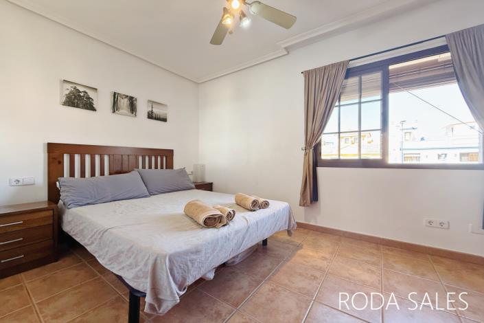 Image No.18-2 Bed Townhouse for sale