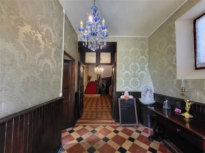 Image No.6-9 Bed Chateaux for sale