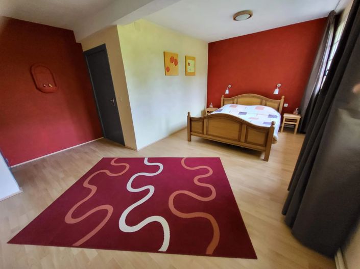 Image No.10-6 Bed House for sale