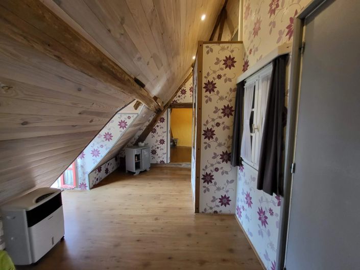 Image No.9-5 Bed House for sale